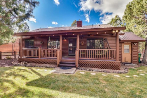 Cozy Show Low Cabin with Backyard about 3 Mi to Lake!
